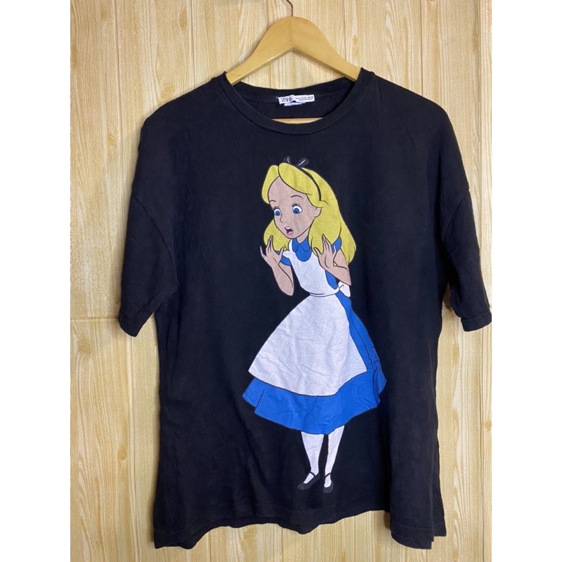 เสื้อยืด เจ้าหญิง Alice ของ Zara