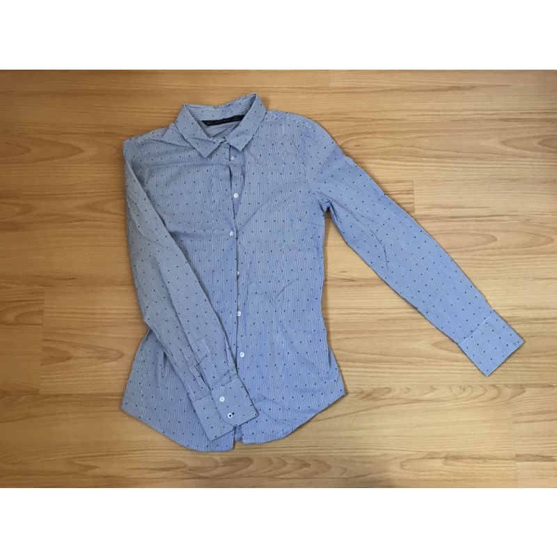 zara basic เสื้อเชิ้ตแขนยาว สีนำ้เงิน มือสอง ขนาดxs