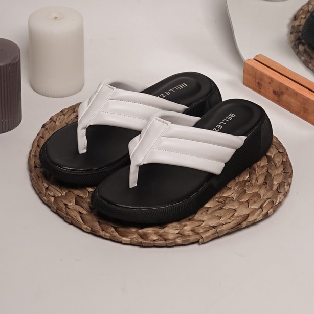 BELLEZA MALL - รองเท้าแตะแพลตฟอร์ม JENNA WHITE | รองเท้าส้นเตารีดผู้หญิงส้นกลาง 3ซม - 4ซม สีขาว | รอ