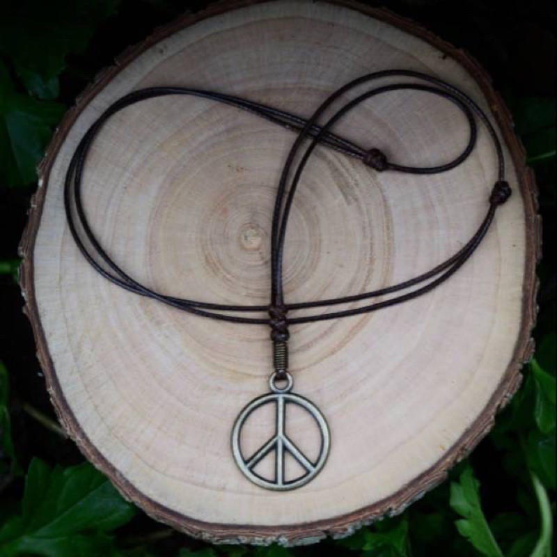 Monel Peace Peace สร้อยคอป้องกันสนิมไทเทเนียมสําหรับผู้ชายและผู้หญิง ไม่ซ้ําใคร