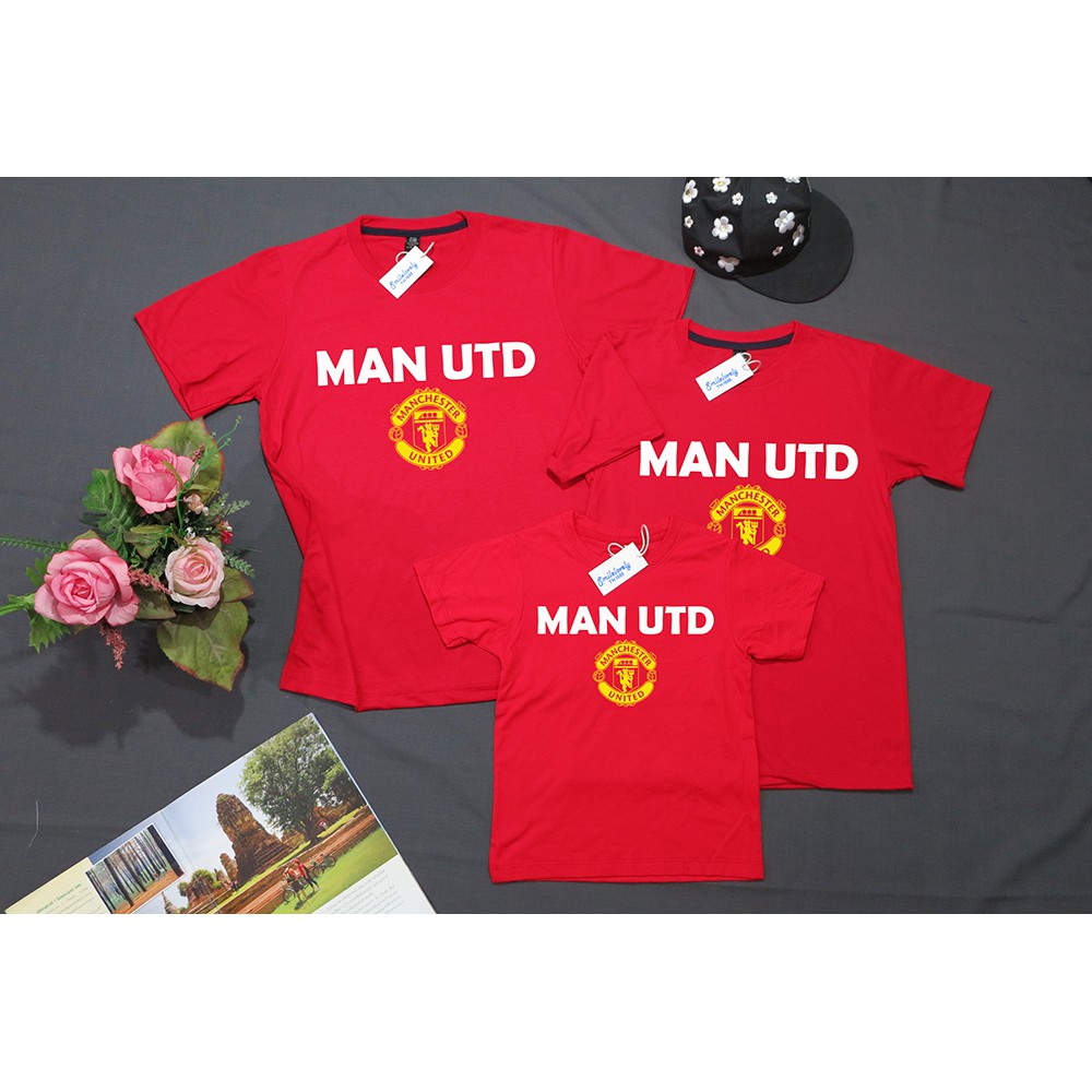 "MAN UTD" เสื้อยืดสกรีนคอกลม ใส่ได้ทั้งเด็กแล้วผู้ใหญ่ ผ้าคอตต้อน 100% เนื้อนุ่มๆซักไม่ย้วยมีแถบคอ ร