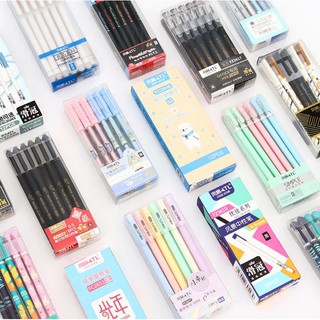 ปากกา ลบได้ เจลสีน้ำเงิน 0.5 mm ลาย Cozy Bear / สีสันสดใส (กล่อง 12 แท่ง)