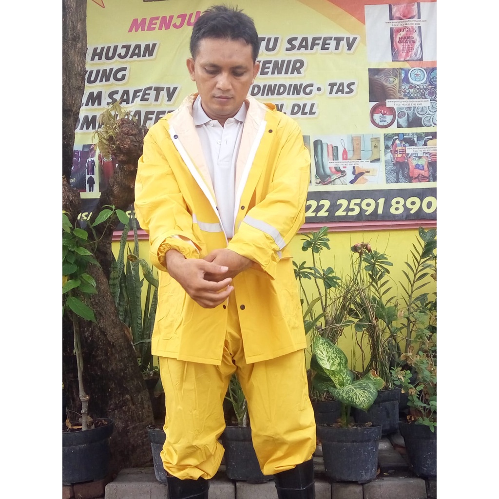 ชุดกางเกงสีเหลือง AETHER RAINCOAT