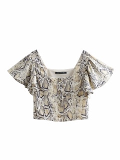 เสื้อครอปลายหนังงู🐍Snake skin crop top🐍 P2
