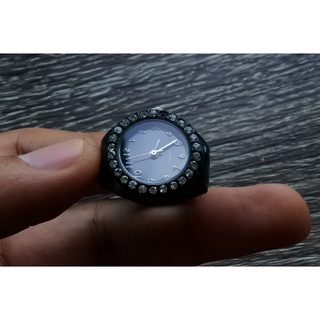 นาฬิกา Vintage มือสองญี่ปุ่น นาฬิกาแหวน Quartz Ring Watch ผู้หญิง สแตนเลส สีดำ สภาพดี ใช้งานได้ปกติ หน้าปัด 23mm