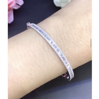 กำไลข้อมือเพชรแท้ครึ่งหน้า Genuine Diamonds Bangle ใช้เพชรน้ำขาว 99 ขาวใสมากกก เห็นแล้วรักเลยการันตีค่ะ ใช้เพชรน้ำขาวใส