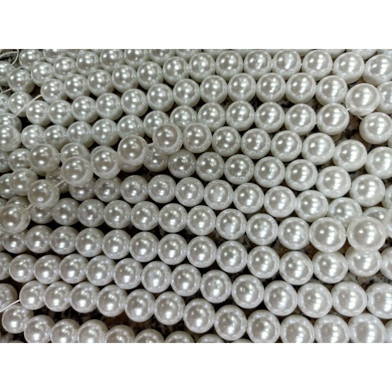 มุกเส้น 1 เส้นมี 75-90 เม็ด  ขนาด 3 4 5 6 8 10 12mmมาใหม่มุกเส้น 3 มิล🧵