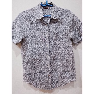 เสื้อเชิ้ตแขนสั้น สีขาวเทา