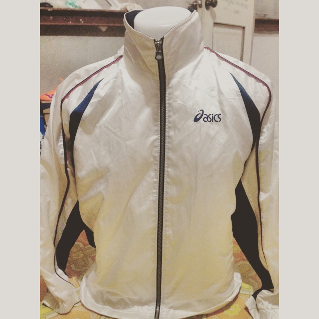 เสื้อ asics
