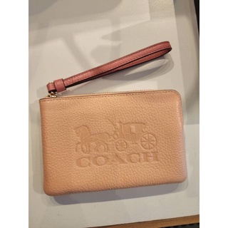 พร้อมส่ง แท้ 🇺🇸💯% New Coach คล้องมือ 1 zip S รุ่น CORNER ZIP WRISTLET IN COLORBLOCK WITH HORSE AND CARRIAGE COACH C8717