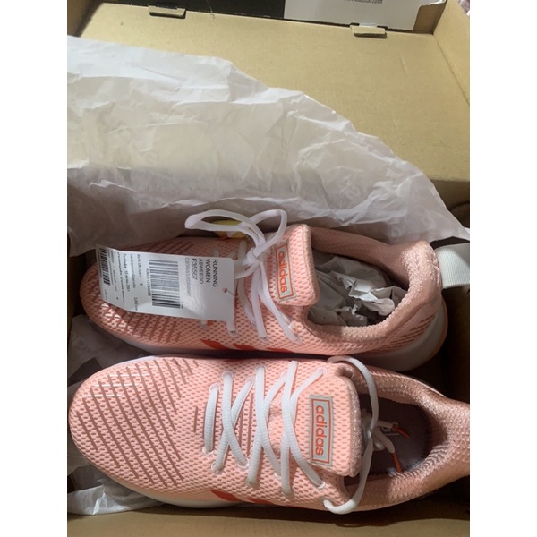 รองเท้าสำหรับวิ่งadidas