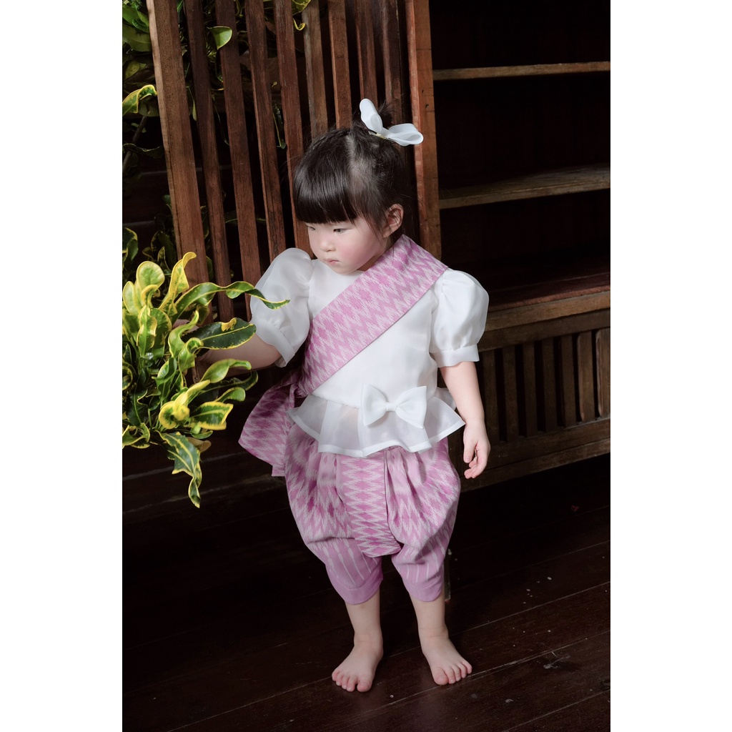 ชุดไทยเด็กหญิง รุ่นเมตตา สีขาว-ม่วง