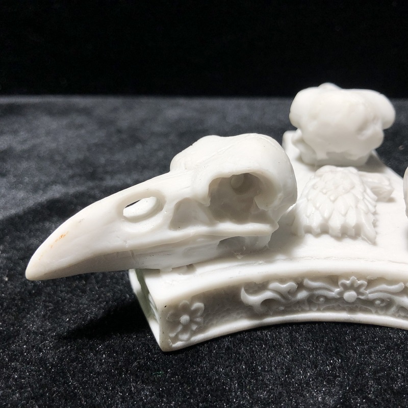 Resin Raven Skull Sphere Holder หินตกแต่งบ้านตกแต่งสวน