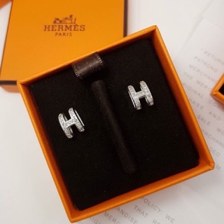 ต่างหูHermes เพชรมีสีเงินและทองงานพร้อมถุงpcv