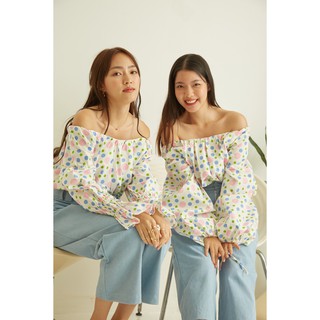 Glossible.co MAYER DOT SHIRT เสื้อปาดไหล่ ผ้าลินินอย่างดี มีแขน 2 แบบเป็นแขนพองและแขนระบาย
