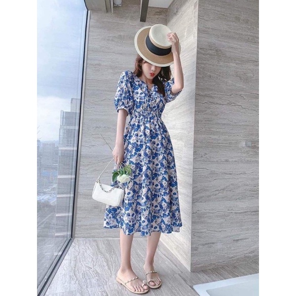 (ของใหม่) 💙เดรสลายดอกขาวน้ำเงิน💙 จากร้าน VEERA Store