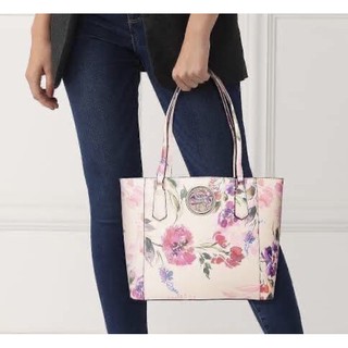 กระเป๋าสะพายไหล่ GUESS OPEN ROAD FLORAL TOTE BAG กระเป๋าถือขนาดกลางทรงสวย