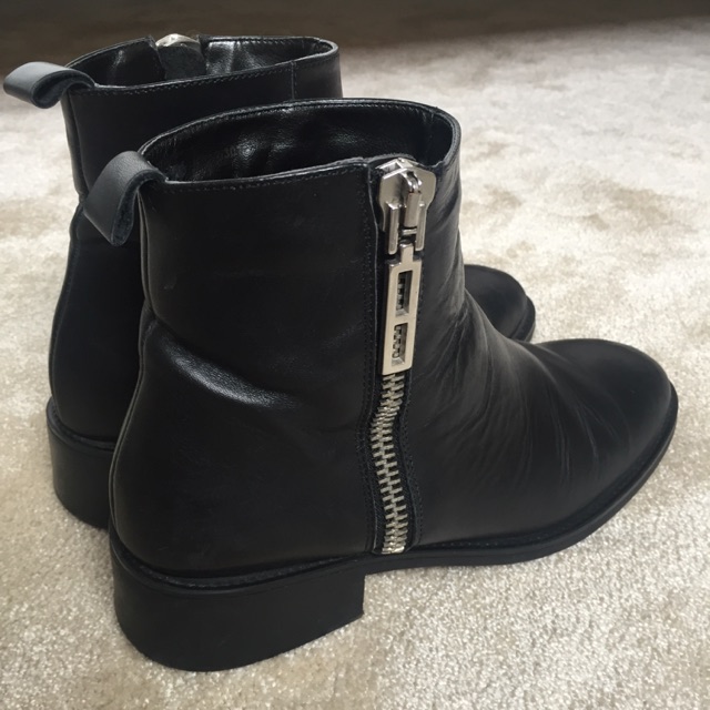 รองเท้าบูทหนังแท้ Zara basics boots หุ้มข้อ