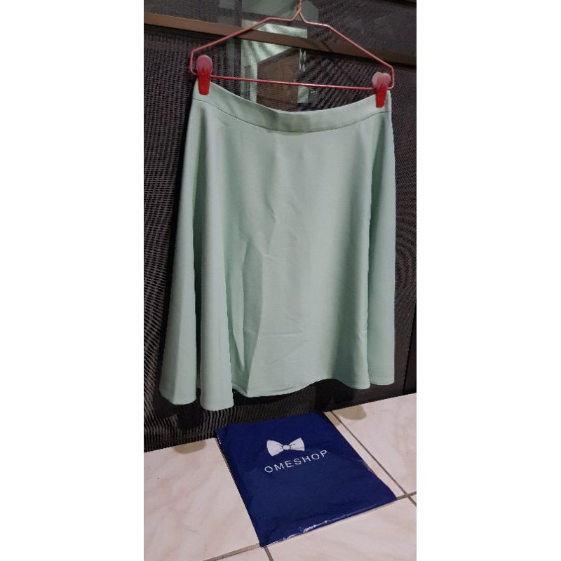Omeshop กระโปรงย้วยสีเขียว