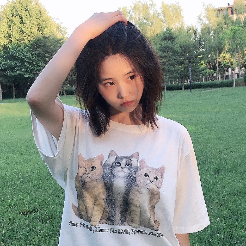 POOHPAND เสื้อยืดแฟชั่น สไตล์เกาหลี สวมใส่สบาย พิมพ์ลายดิจิตอล ลายแมว3ตัว #/8502