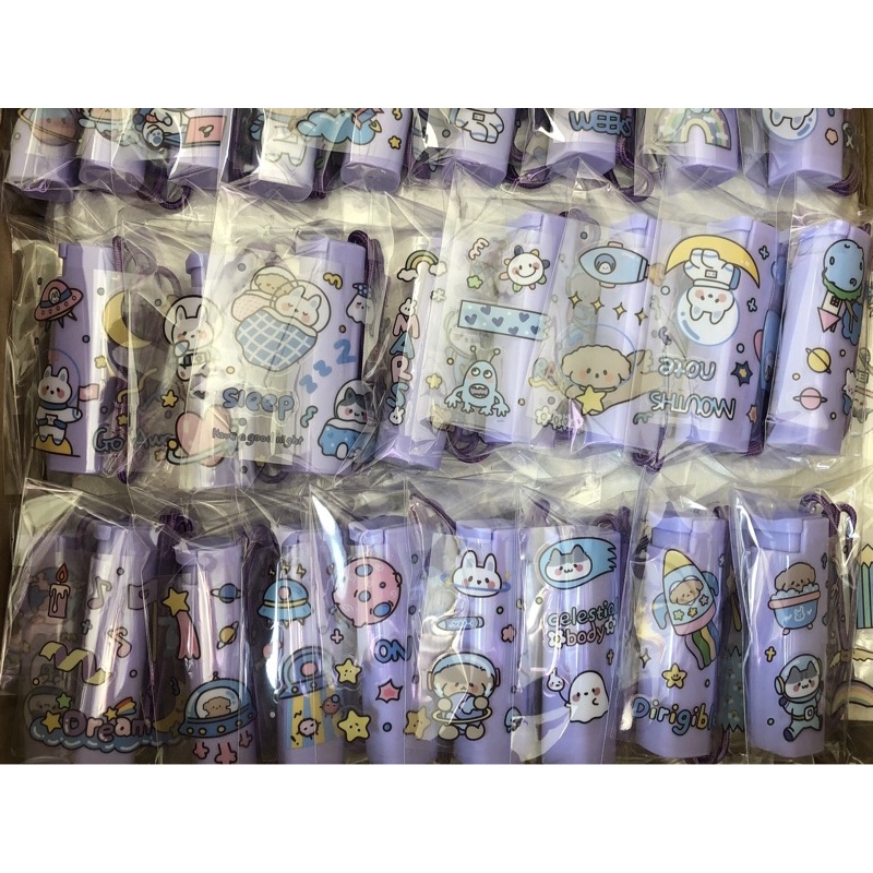 19 บาทเท่านั้น (ขวดเปล่า) +สายคล้องคอ+ฟรีสติ๊กเกอร์ลายน่ารัก 1 แผ่น🔥🔥ขวดสเปรย์แอลกอฮอล์ 10ML + รีฟิลแอลกอฮอล์ได้