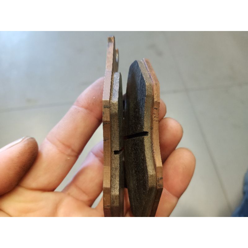 ผ้าเบรกดิษหน้าKLX250,DTK250ปี13_16