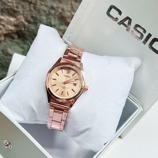 นาฬิกาข้อมือเรียบหรูหญิง หน้าปัดขนาด 30มม. มีวันที่ สายเลท ต…