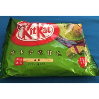 KitKat Green Tea คิทแคทชาเขียว 135 กรัม (12 ห่อ)