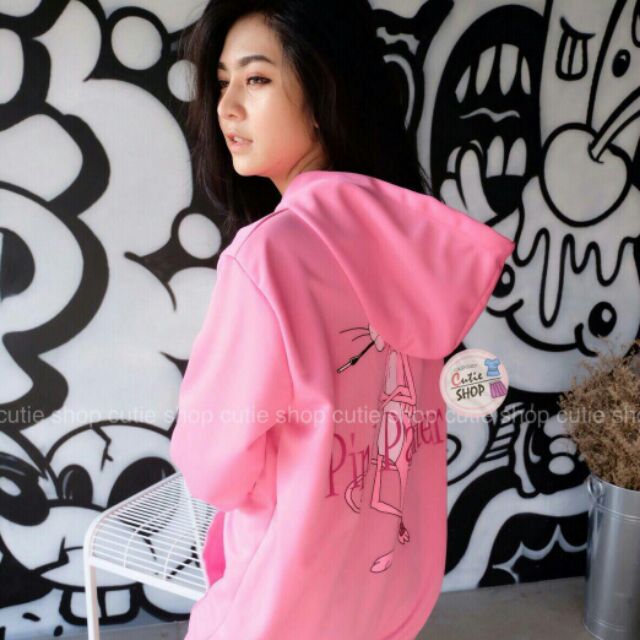 เสื้อคลุมกระเป๋าหน้า สกรีนลายทั้งด้านหน้าและหลัง Pink pabter sweater hood ((newnew))
