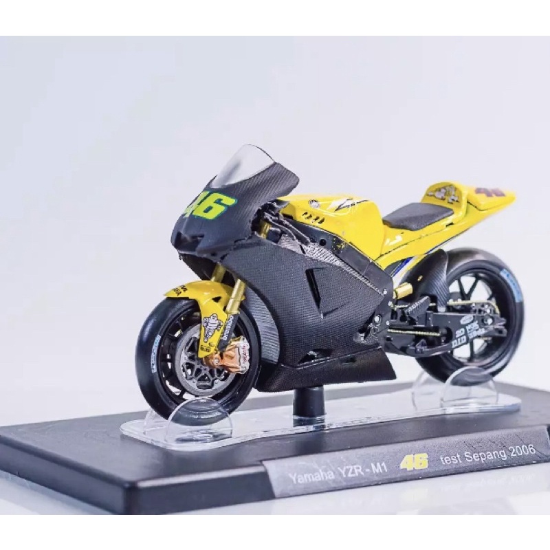 โมเดลรถมอเตอร์ไซค์Yamaha YZR-M1(46) test Sepang 2006 สเกล1:18รายละเอียดสวยเป็นงานโมเดลสำหรับตั้งโชว์