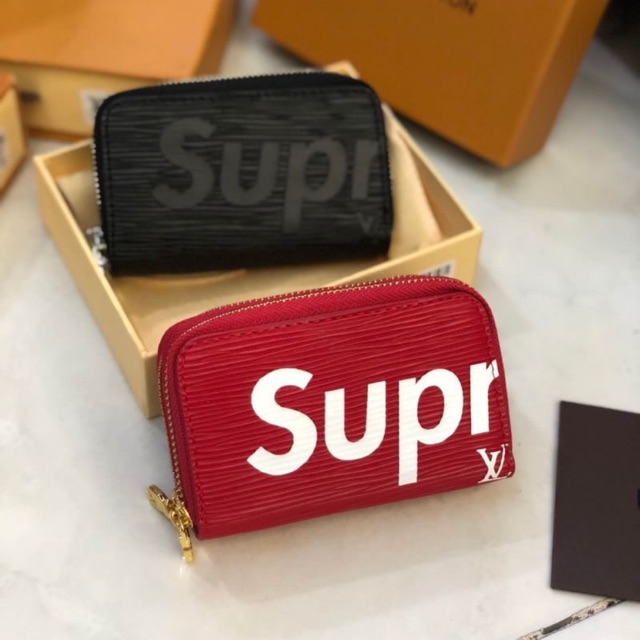 กระเป๋าสตางค์+พวงกุญแจ LV Supreme (new) 5.”🔥🔥
