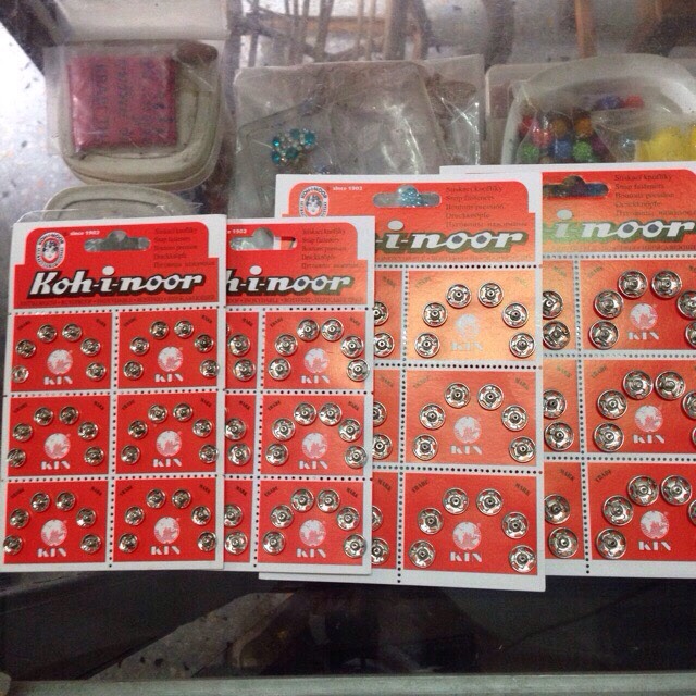 กระดุมแป๊ก koh-i-noor