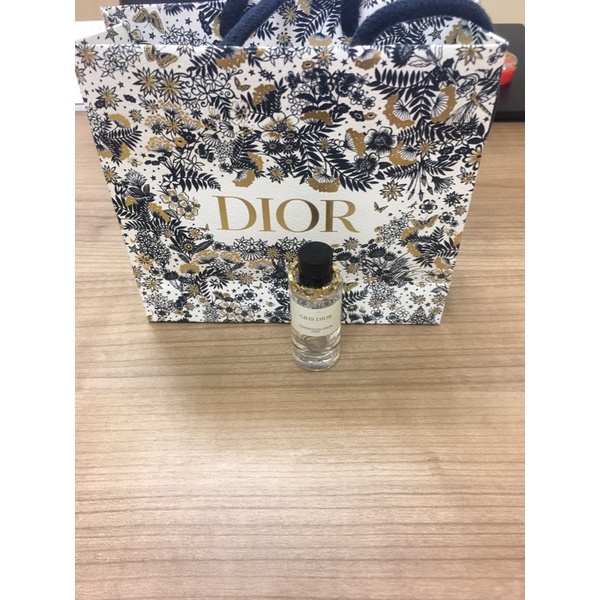 แหวนcoachของแท้100% พร้อมขวดเปล่าน้ำหอมdior Gris Dior ขนาดมินิ ของแท้ค่ะ