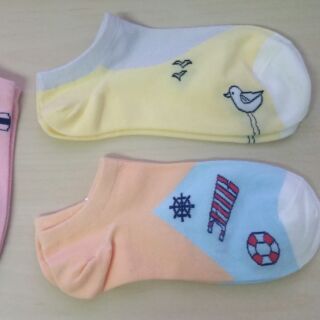 Short socks drawing