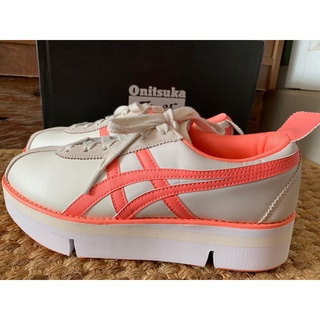 รองเท้าผ้าใบส้นสูง Onitsuka Tiger  POKKURI SNEAKER PF  สี CREAM/SUN CORAL ไซส์  us women 8 (แถมสายสีส้ม)