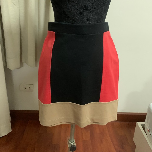 กระโปรงเข้ารูป forever21