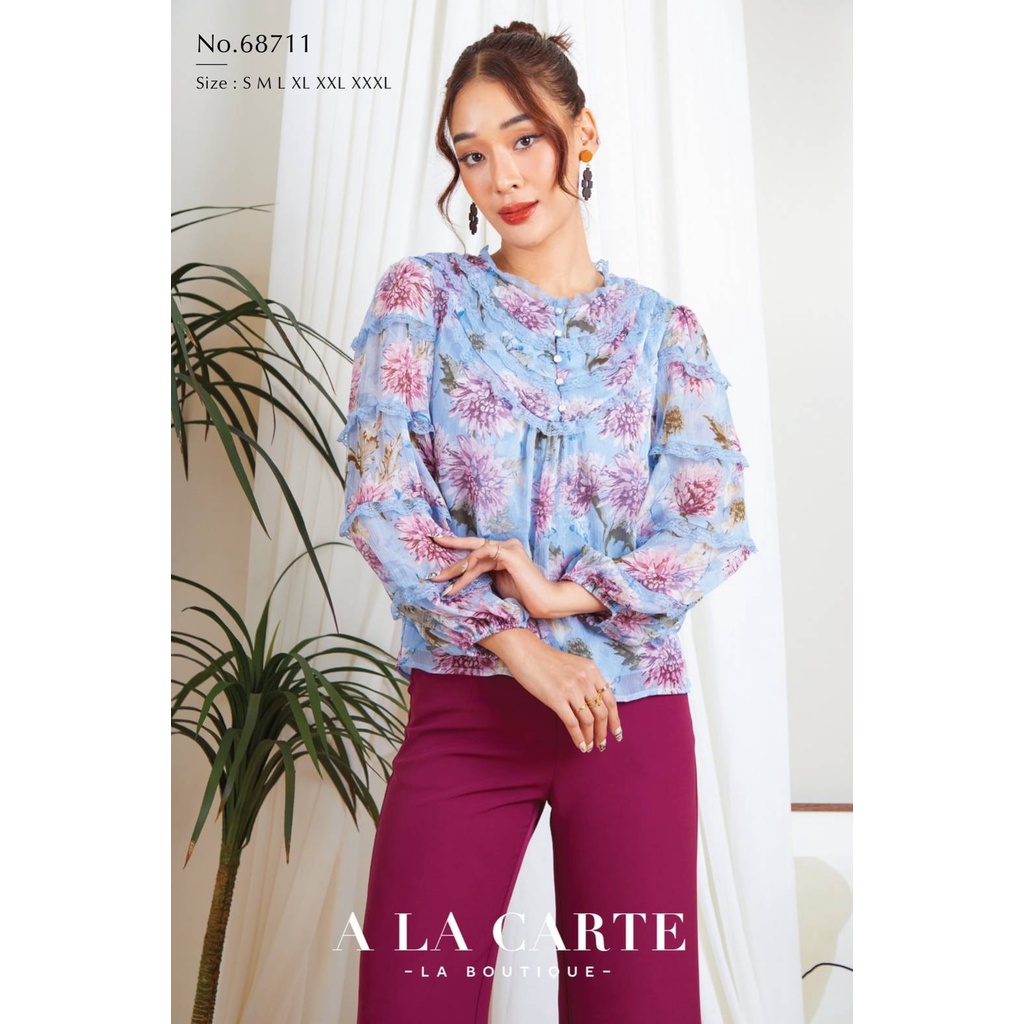 Sale 68711 เสื้อ A La Carte ผ้าชีฟองแขน 5 ส่วน ผ้าพิมพ์ลายดอก เนื้อเยื่อไม้ ตัดต่อทริมลูกไม้ มีกระดุมมุก ทรงแขนมีสม็อก