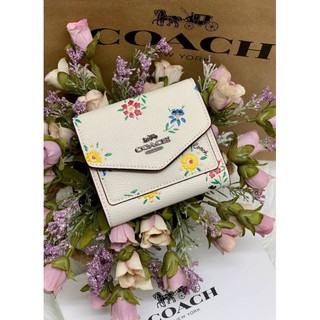 COACH SMALL WALLET WITH FLOWER PRINTกระเป๋าเงินใบสั้น