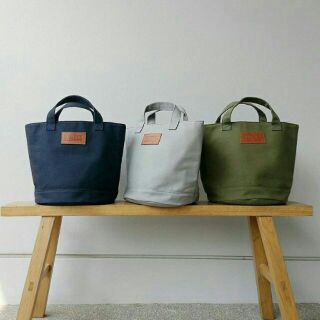 Round tote