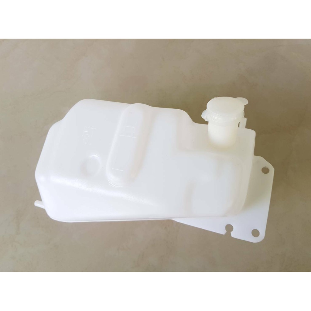 กระป๋องพักน้ำ MITSUBISHI FUSO 527,FN527 ลูกละ400บาท