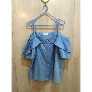เสื้อปาดไหล่สียีนส์
