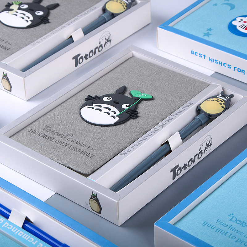 น่ารักเพื่อนบ้านของฉัน Totoro โดเรมอนชุดของขวัญกล่องของขวัญน่ารักการ์ตูนนักเรียนโน๊ตบุ๊คสำนักงานโน๊ตบุ๊คการเรียนรู้