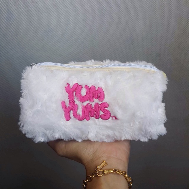 กระเป๋า yumyums roll bag