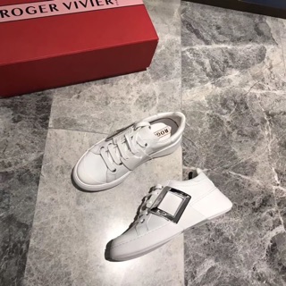 ⚡️มาใหม่⚡️ NEW ROGER VIVIER SKATE LACQUERED BUCKLE SNEAKER