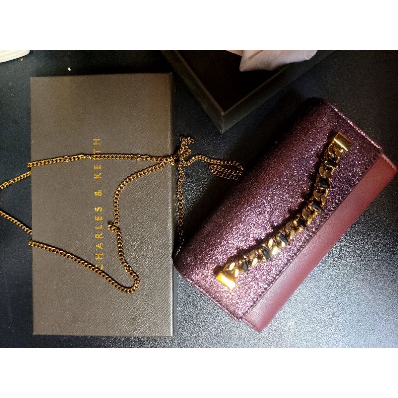 กระเป๋าสตางค์/ครัทช์ charles & keith
