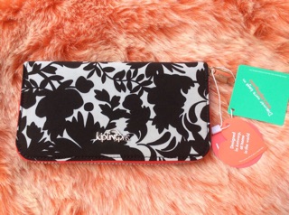 กระเป๋าสตางค์ใบยาว Kipling Long Wallet