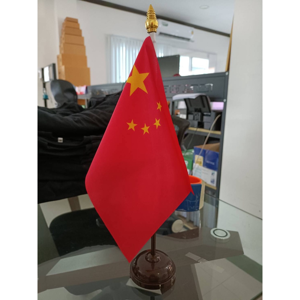 CHINA ธงตั้งโต๊ะ ธงชาติจีน เสาพลาสติกสีน้ำตาล สูง 35cm