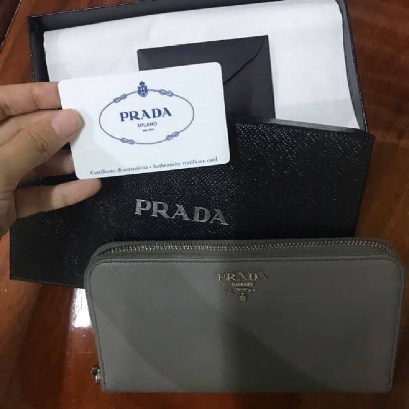 ส่งต่อกระเป๋าสตางค์ Prada saffino metal