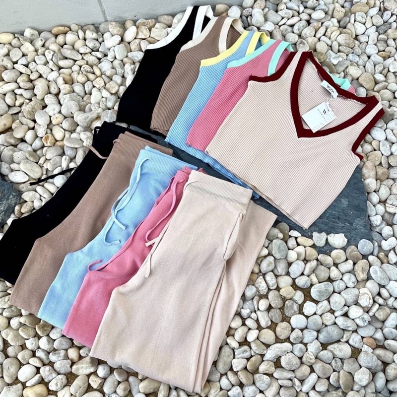 #wynn⭐️Weekend knit set🍩🍿🍰🍦  ชุดเซ็ตผ้าknitรุ่นใหม่มาแล้วค่า เสื้อครอปแบนกุดคอวี มาพร้อมกางเกงขายาว 