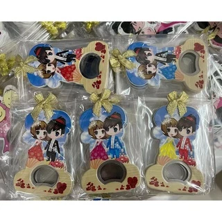 อันละ 5.5-7บาท＊50ชิน เปิดขวด ลายบ่าวสาวต่างๆสามารถติดตู้เย็นได้ คละสี K Shui